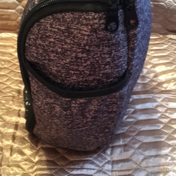 Like brand new travel cosmetics bag - Picture 2 of 10
